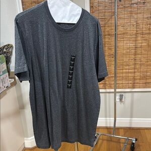 Banana Republic Men's Charcoal Gray Crew Neck T-Shirt